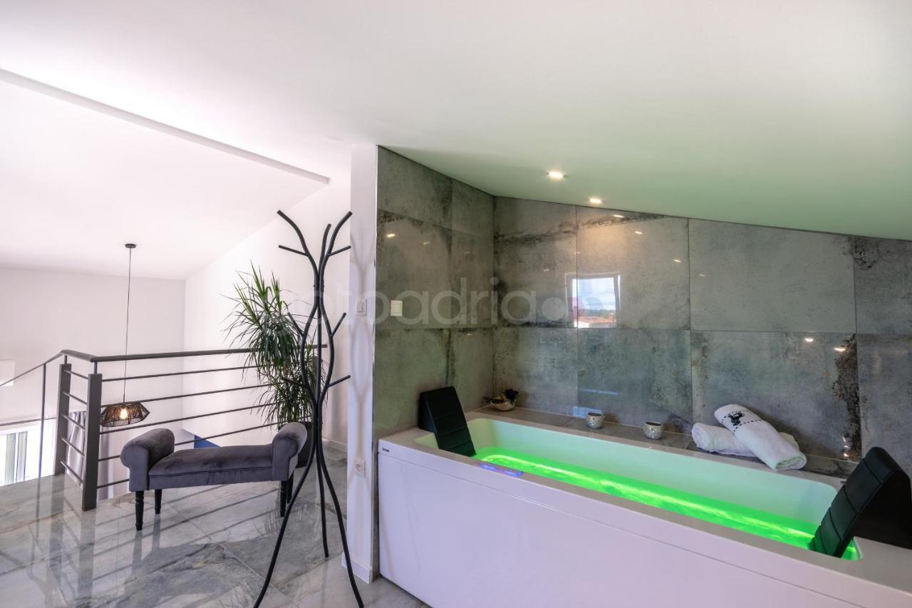Rooftop Penthouse - Private Hottub & Duplex Whirlpool Makarska Exterior photo